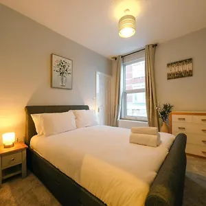 Raleigh 2 Bedroom Flat , Bristol United Kingdom