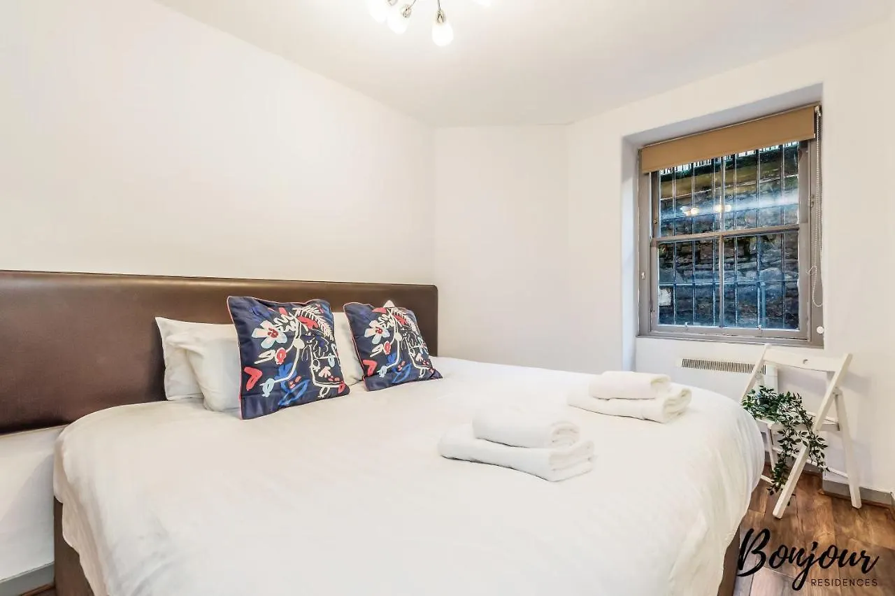 Apartment Royal Mile 3Br-2Ba, 1 Min To Castle - Free Parking & Zip Link Beds By Bonjour Residences Edinburgh