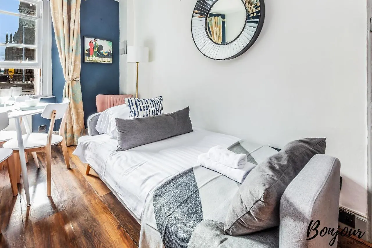 Royal Mile 3Br-2Ba, 1 Min To Castle - Free Parking & Zip Link Beds By Bonjour Residences Edinburgh 0*,