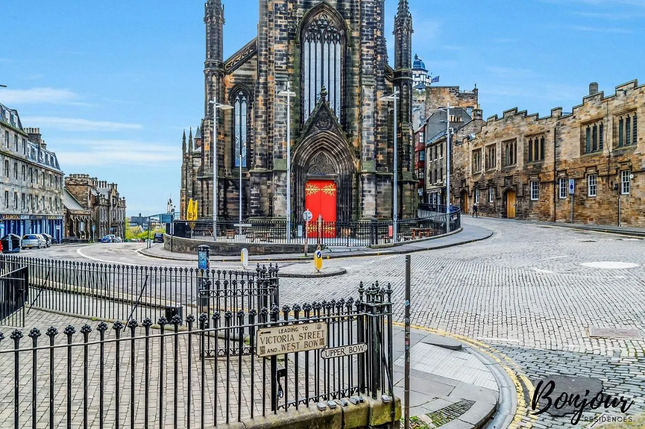 Royal Mile 3Br-2Ba, 1 Min To Castle - Free Parking & Zip Link Beds By Bonjour Residences Edinburgh