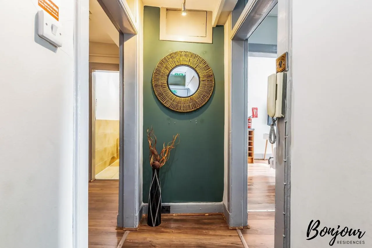 Royal Mile 3Br-2Ba, 1 Min To Castle - Free Parking & Zip Link Beds By Bonjour Residences Edinburgh United Kingdom